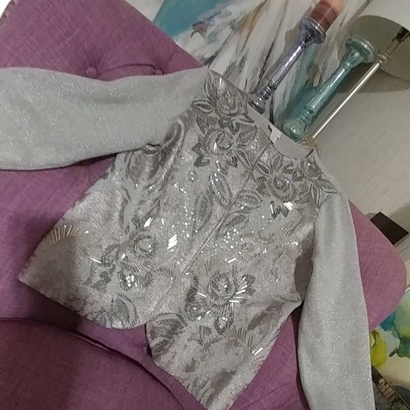 Sweater - Picture 4 of 4